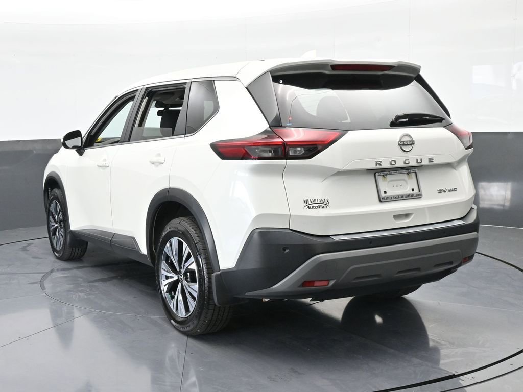 Used 2023 Nissan Rogue SV image 4