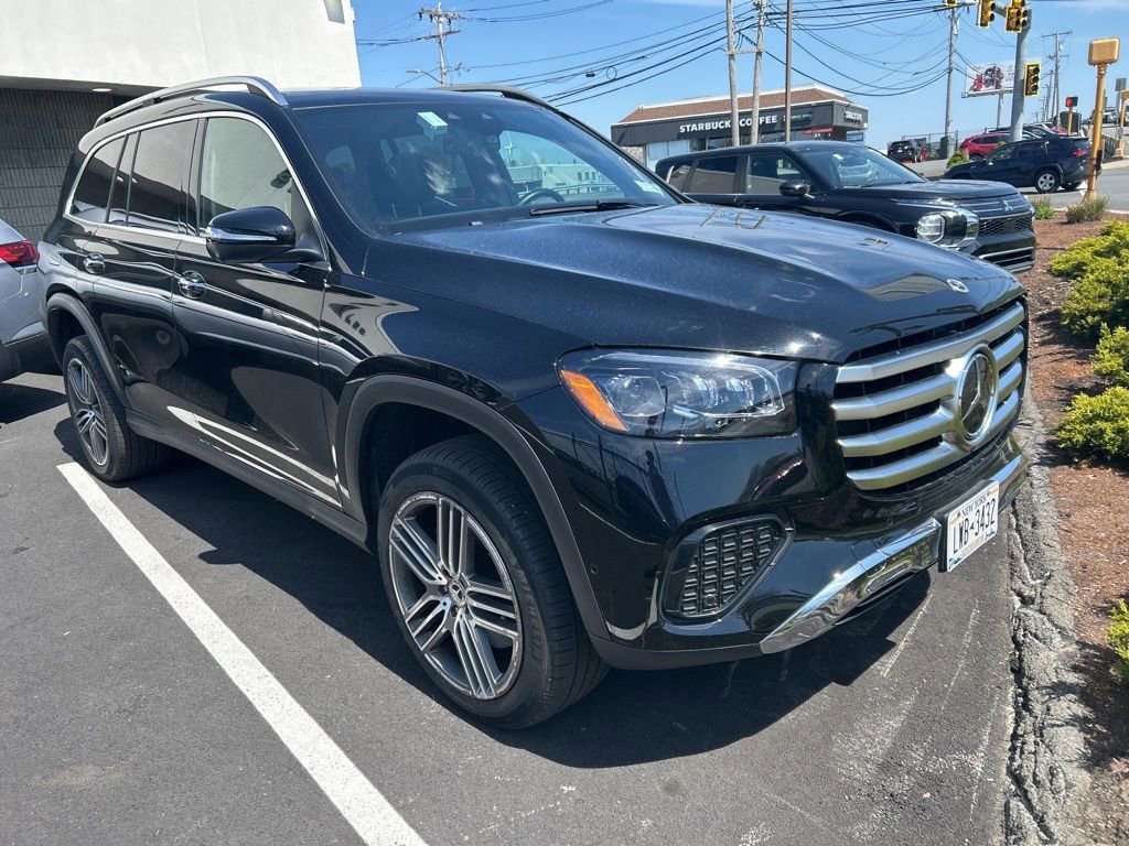 Used 2025 Mercedes-Benz GLS 450 4MATIC image 2