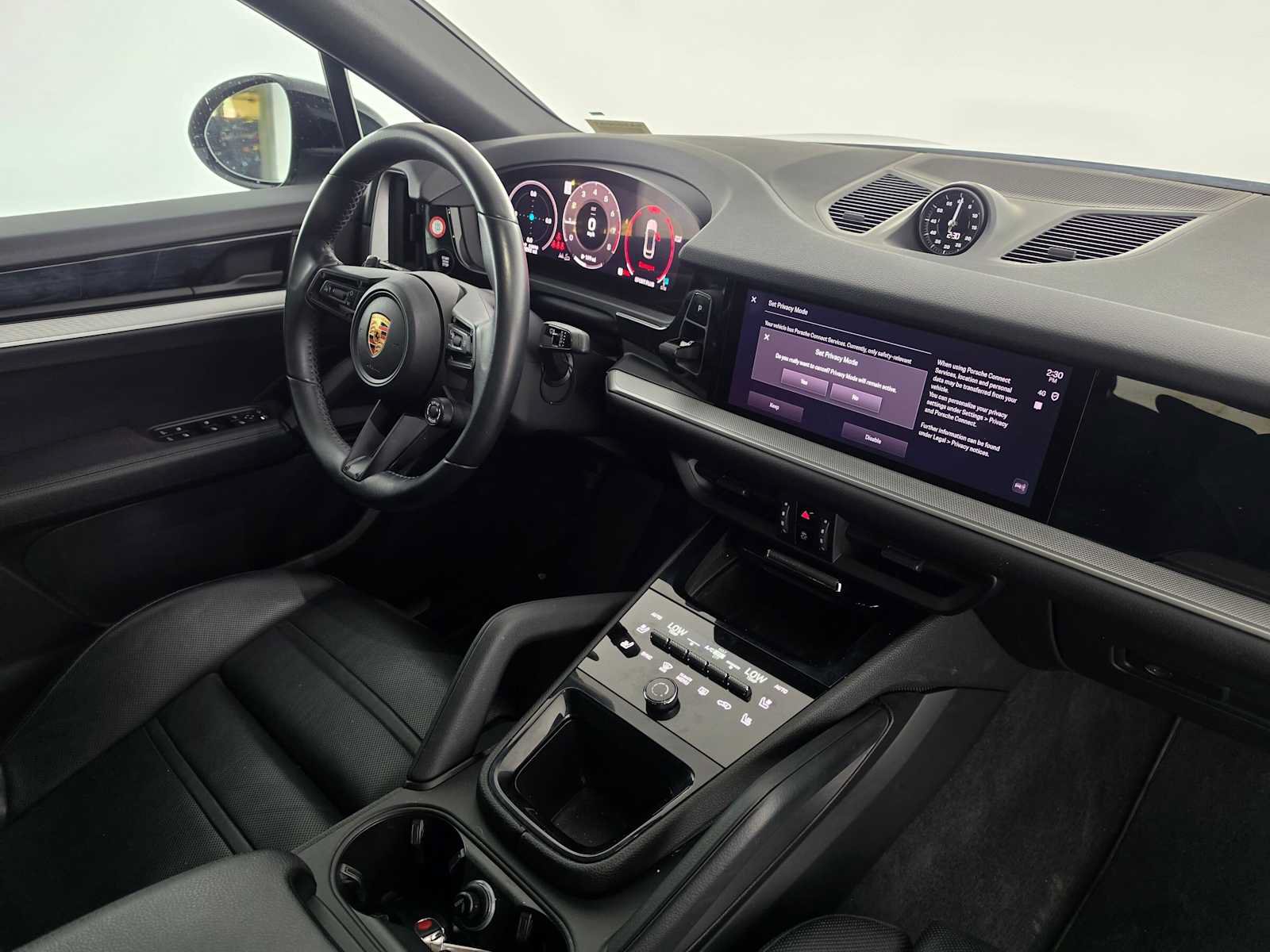 Used 2024 Porsche Cayenne Coupe AWD/4WD image 11
