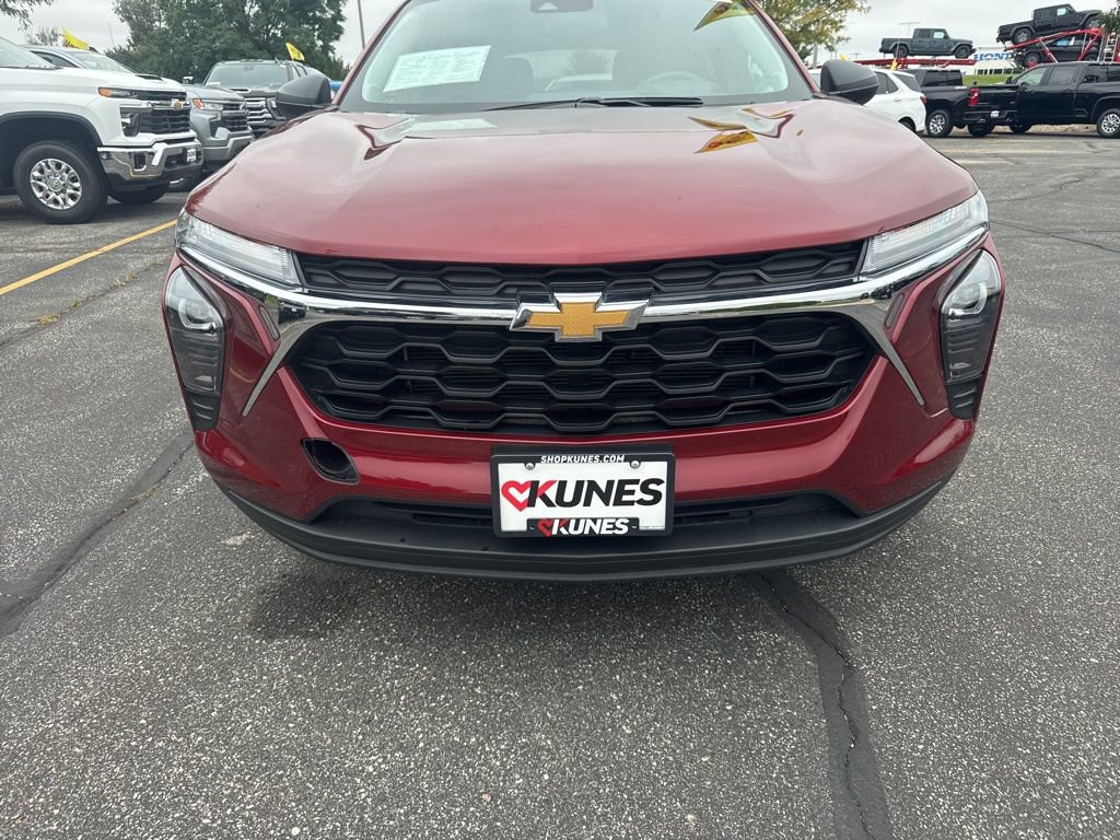 Used 2025 Chevrolet Trax LS image 3