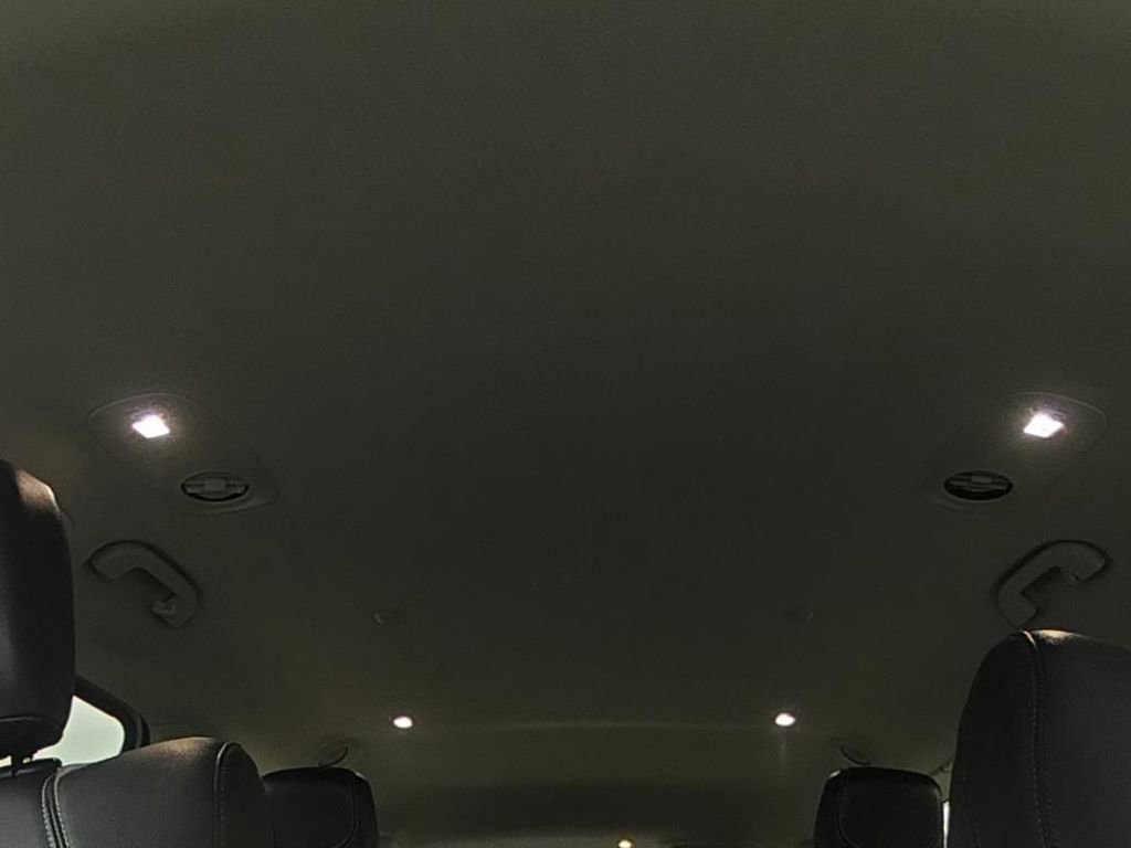 Used 2024 Chrysler Pacifica Touring-L FWD image 17