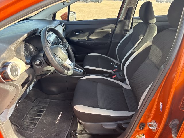 Certified 2022 Nissan Versa SV FWD image 10