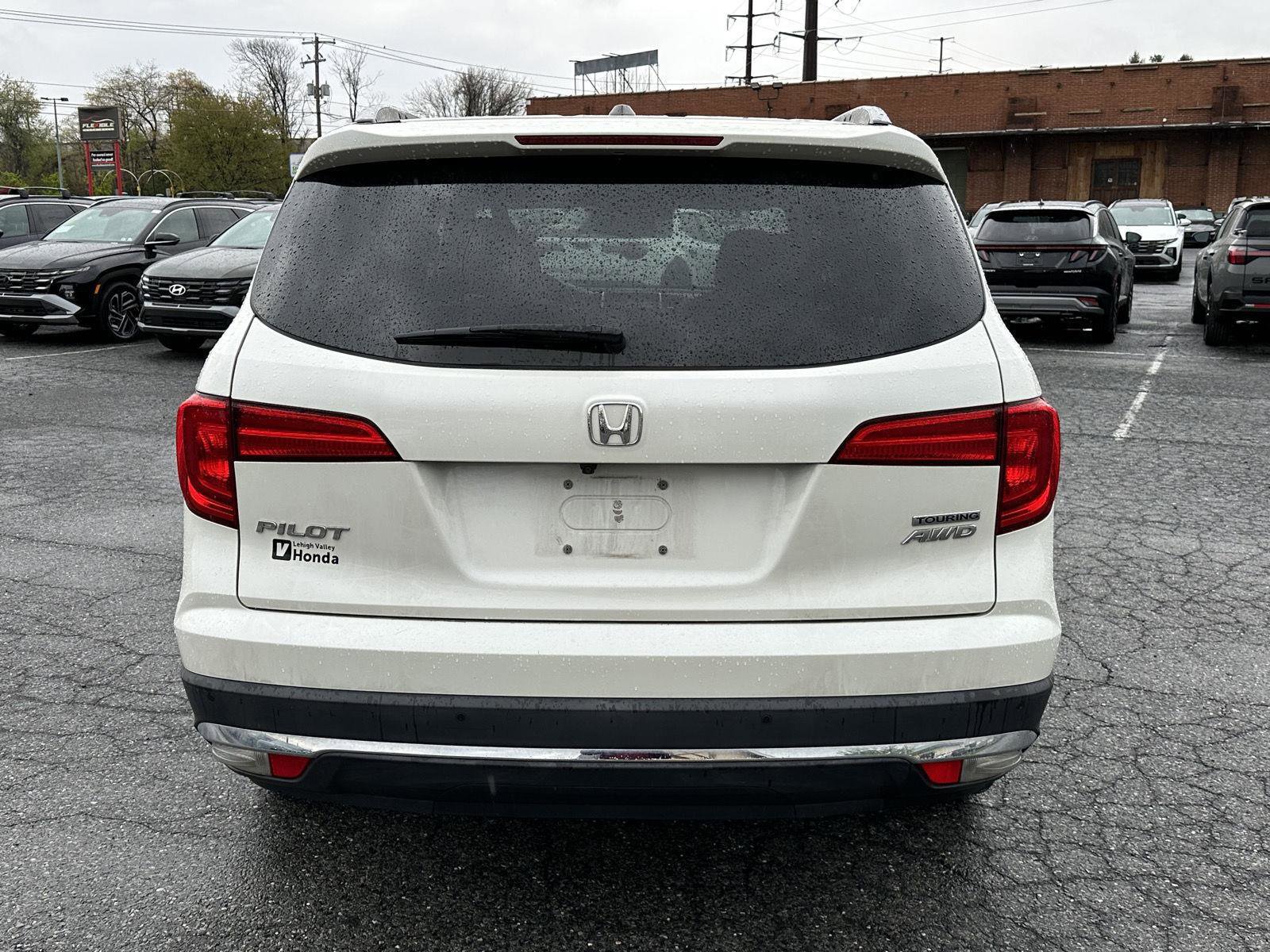 Used 2017 Honda Pilot Touring image 7