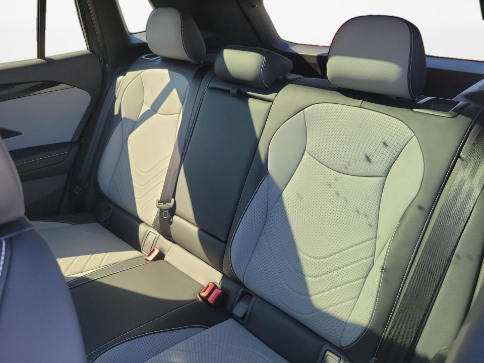 New 2026 Volkswagen Tiguan SE R-Line FWD image 12