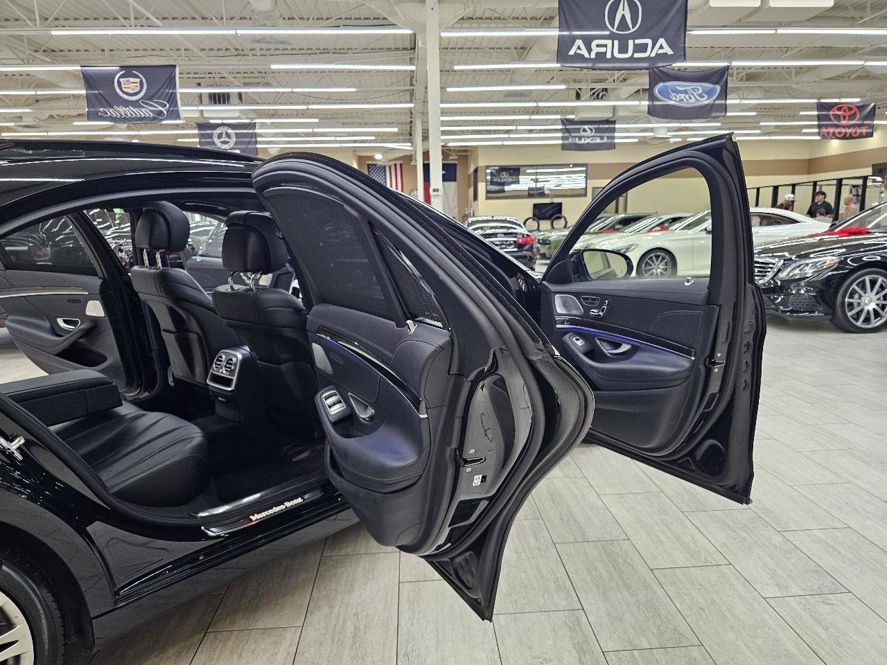 Used 2017 Mercedes-Benz S 550 Sedan image 16