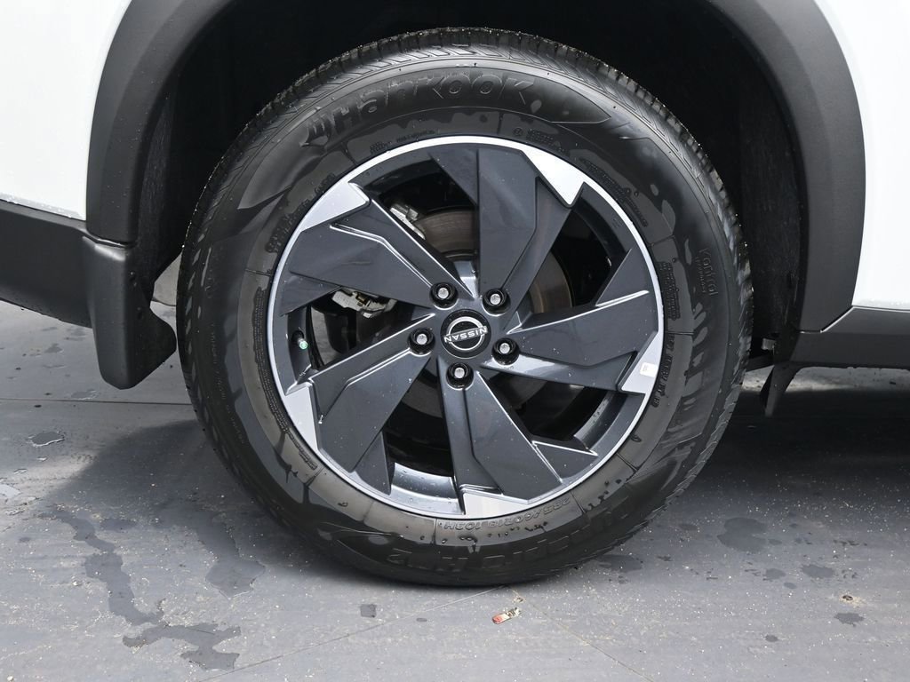 New 2025 Nissan Rogue SV image 9