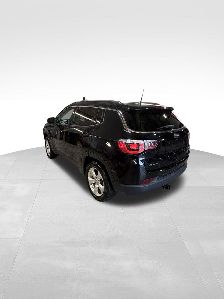 Used 2018 Jeep Compass Latitude AWD/4WD image 3