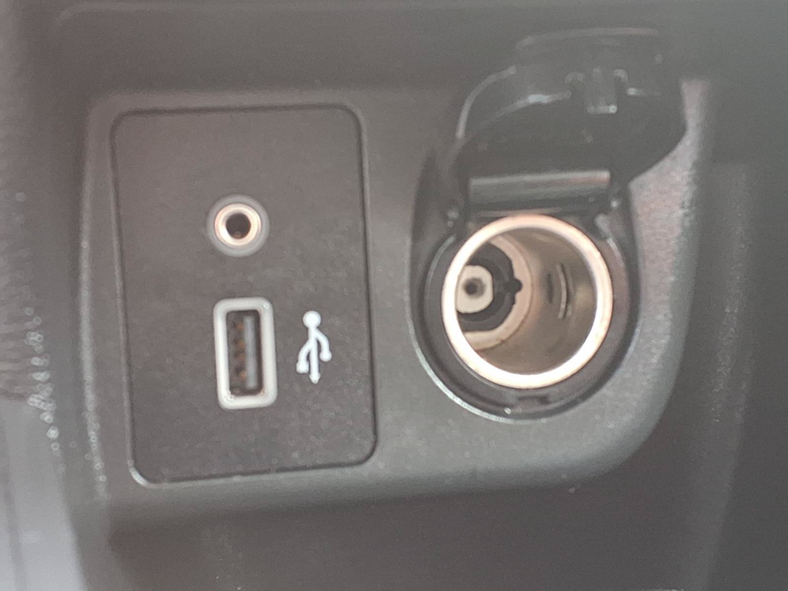Used 2020 Nissan Versa S FWD image 13