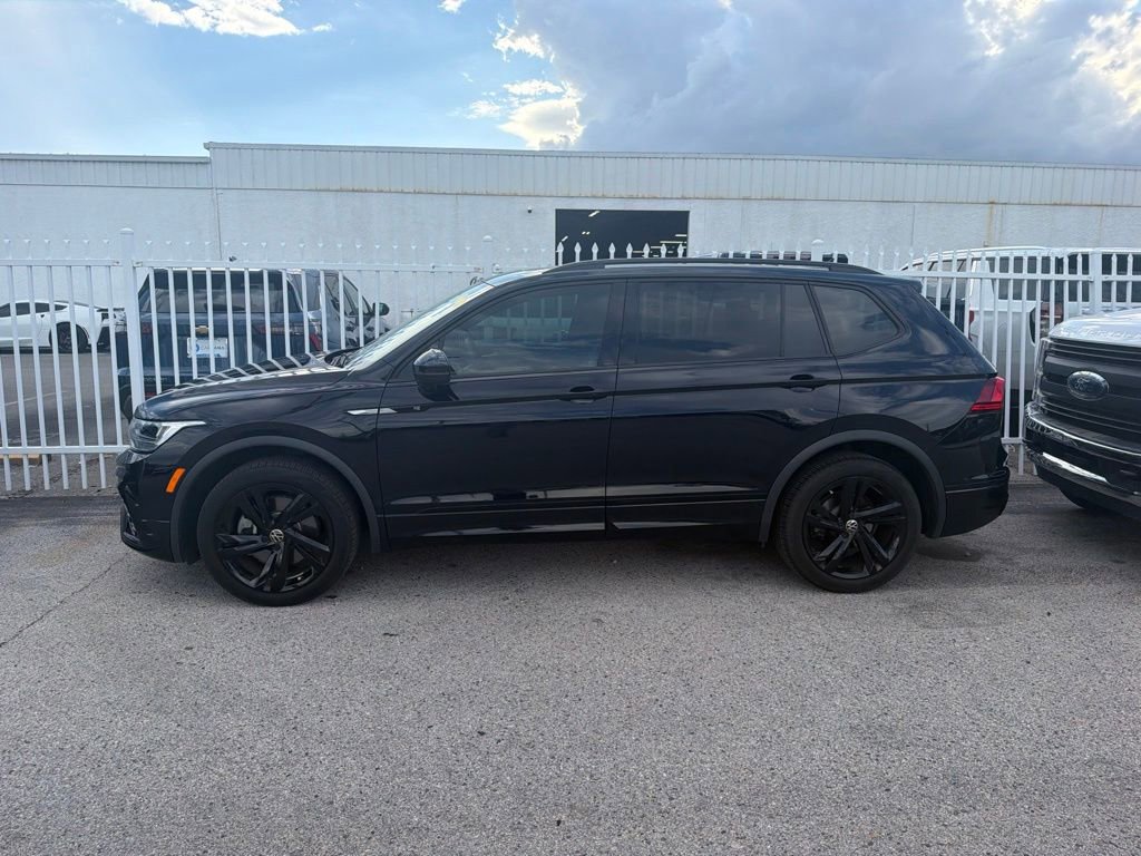 Used 2024 Volkswagen Tiguan SE R-Line FWD image 2