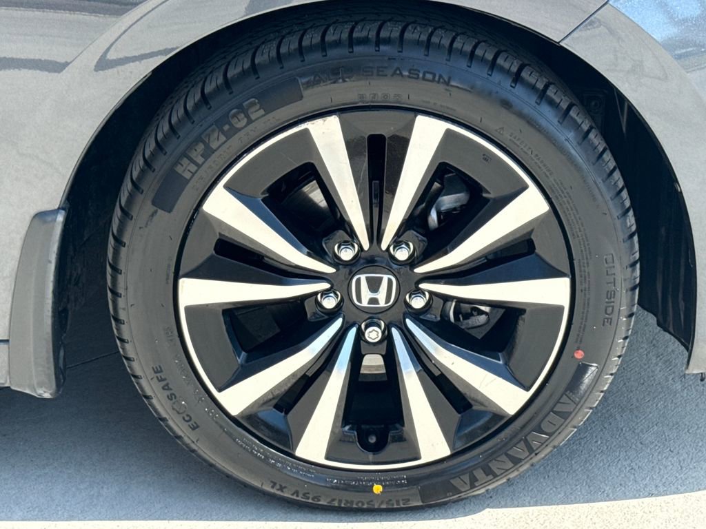 Certified 2024 Honda Civic EX-L image 9