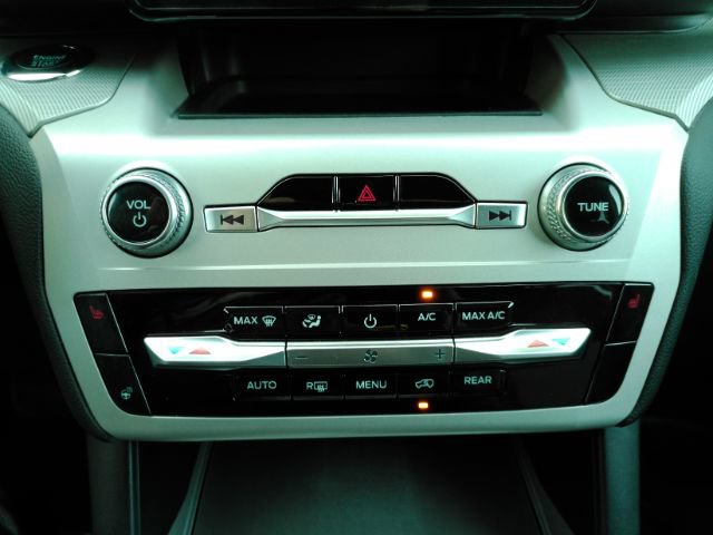 Used 2023 Ford Explorer XLT w/ Equipment Group 202A AWD/4WD image 41