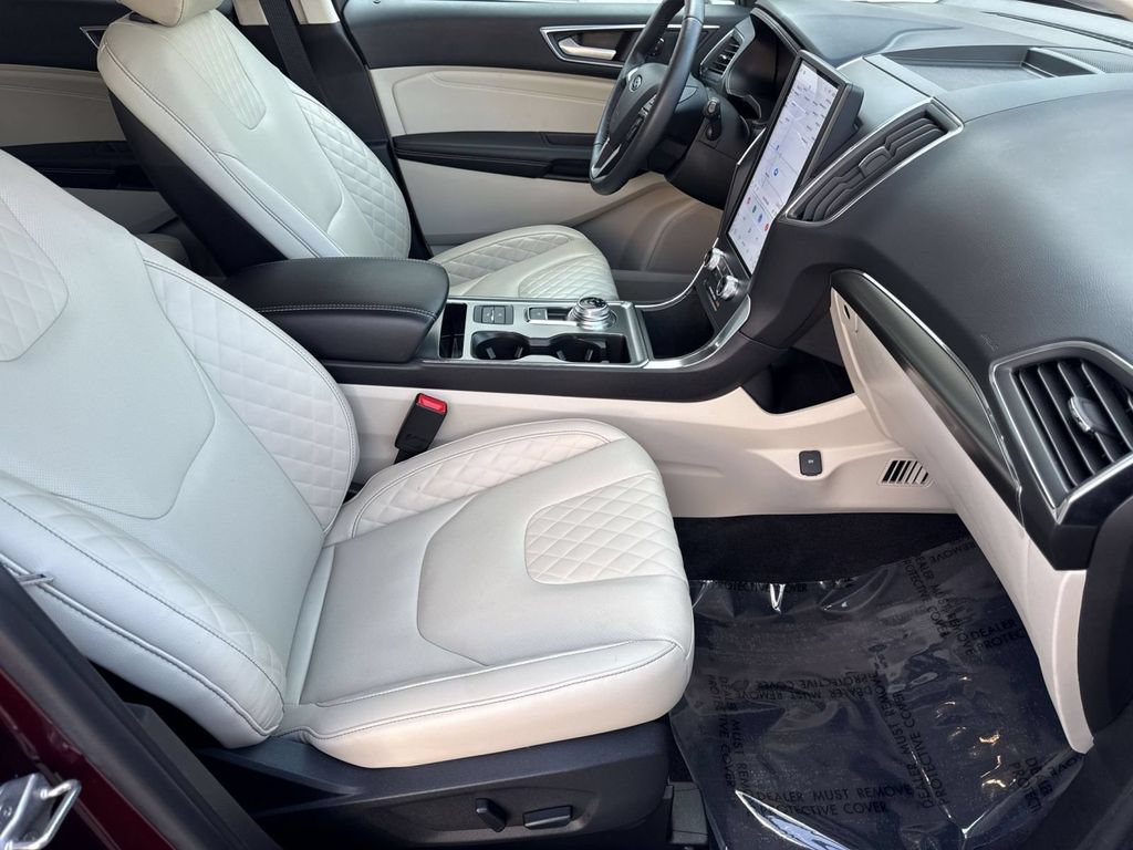 Used 2023 Ford Edge Titanium w/ Equipment Group 301A AWD/4WD image 32