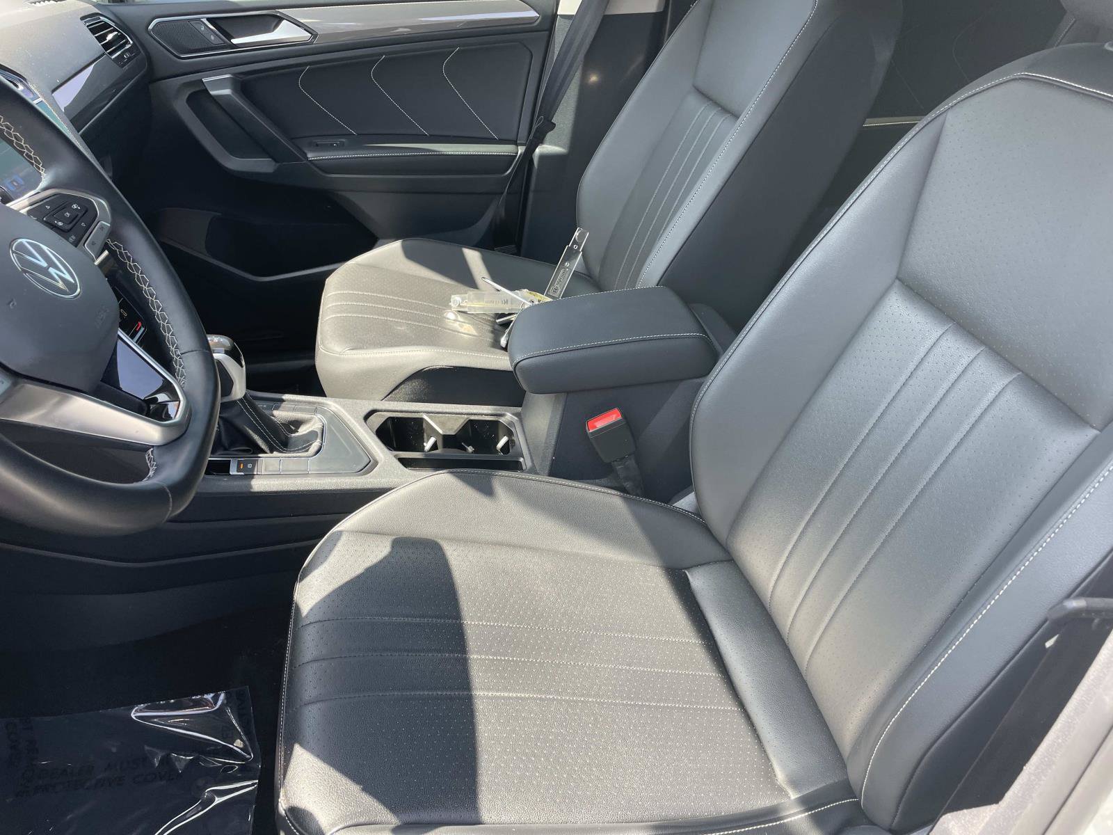 Certified 2023 Volkswagen Tiguan SE FWD image 23