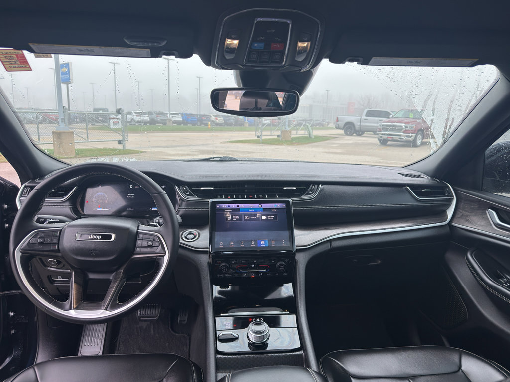 Used 2024 Jeep Grand Cherokee L Limited image 29