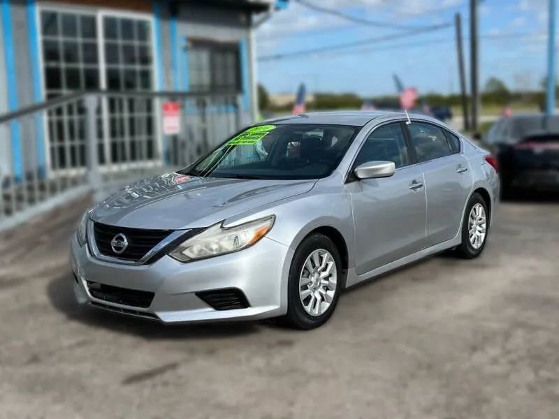 Used 2016 Nissan Altima 2.5 S w/ Power Driver Seat Package FWD image 1