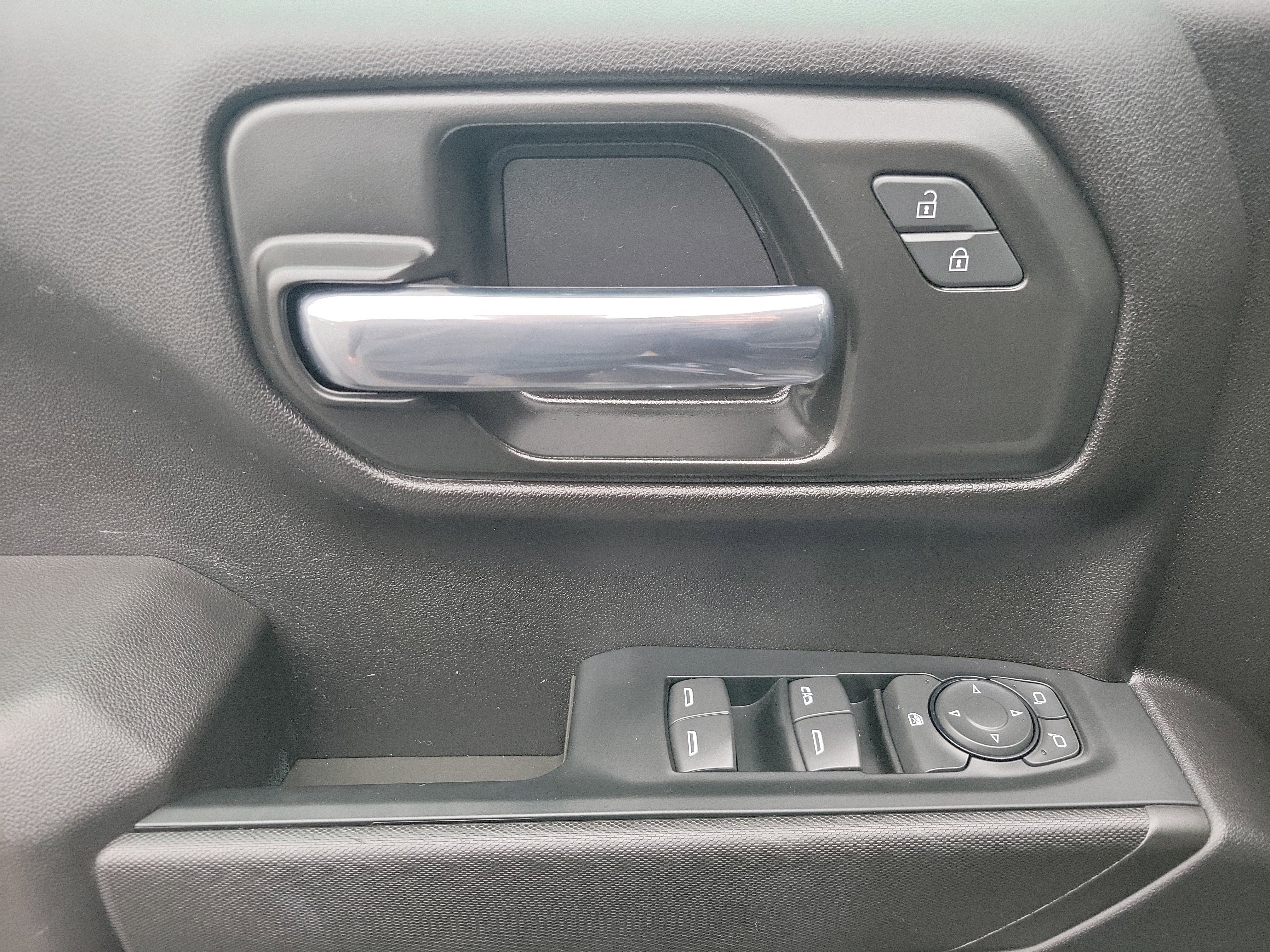 Used 2024 Chevrolet Silverado 1500 Custom w/ LPO, Dark Essentials Package image 7