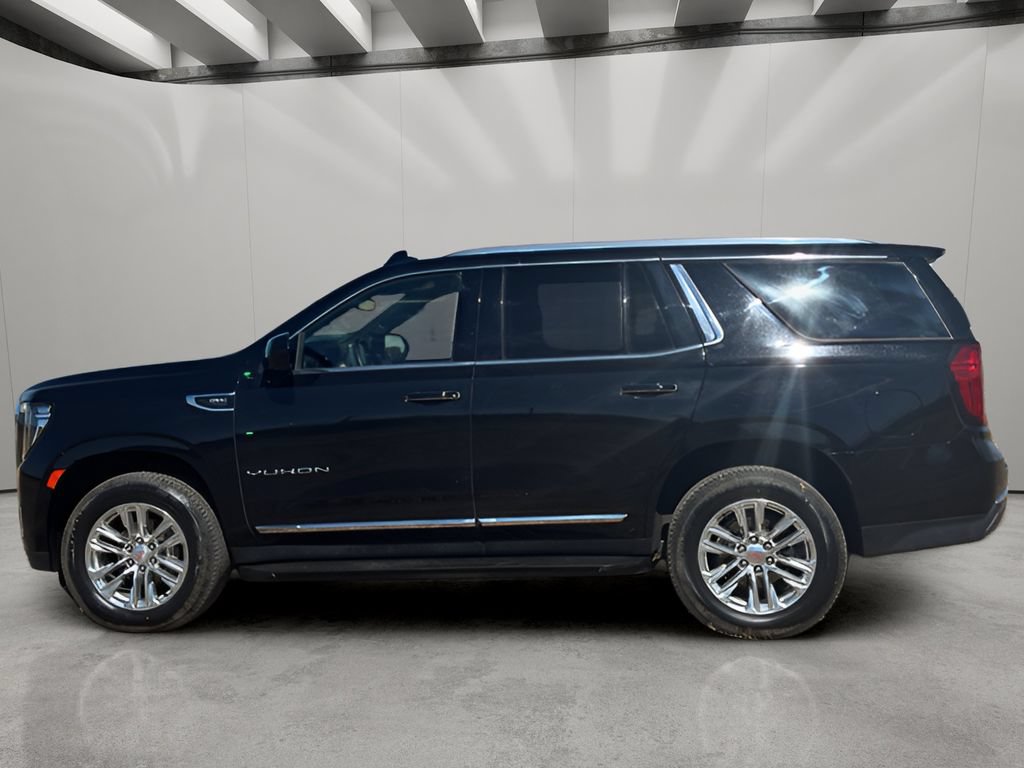 Used 2024 GMC Yukon SLT AWD/4WD image 2