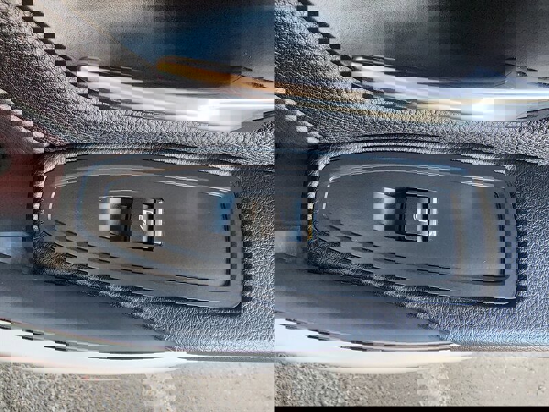 Used 2018 BMW 320i Sedan w/ Convenience Package image 57