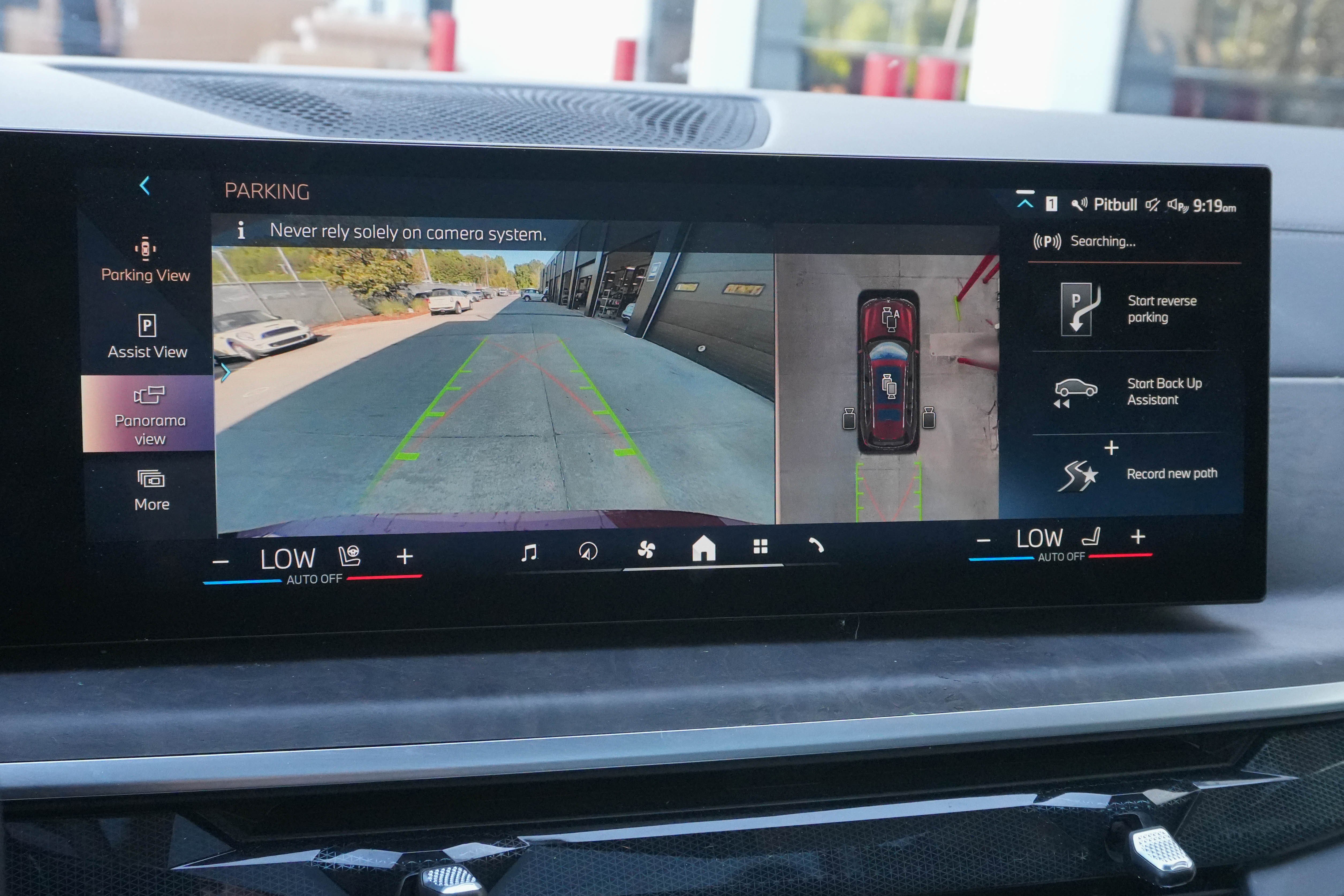 Used 2026 BMW X7 xDrive40i w/ Premium Package image 26