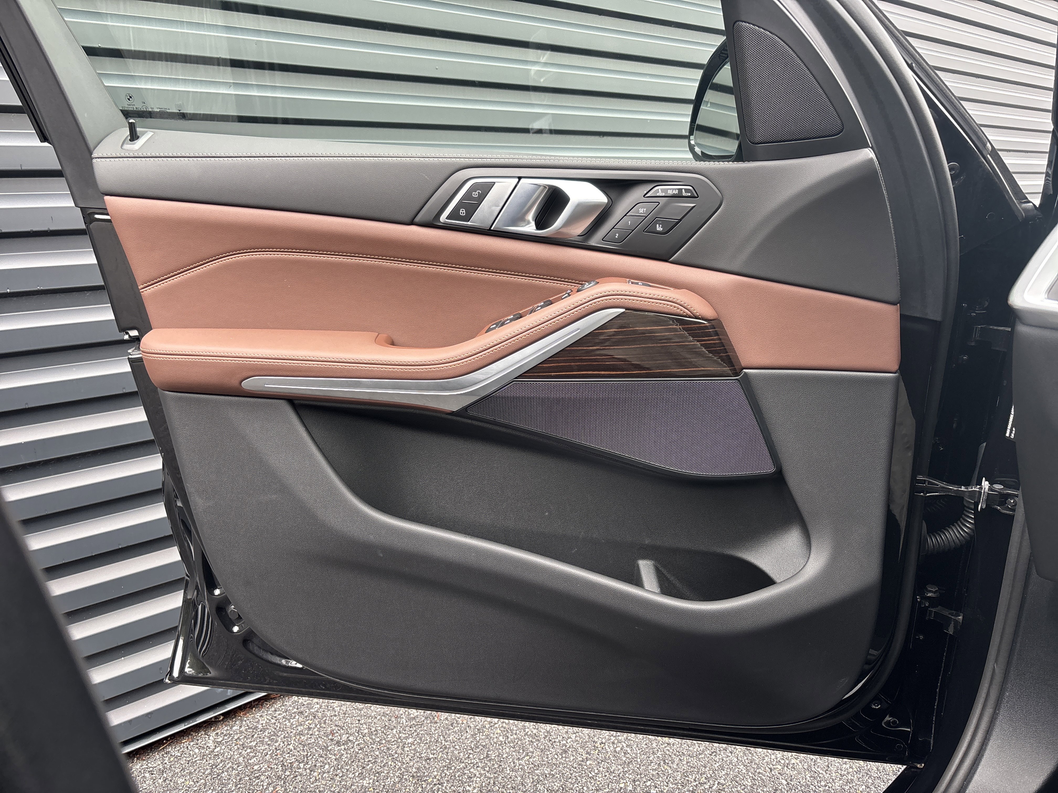 Used 2026 BMW X7 xDrive40i w/ M Sport Package image 14