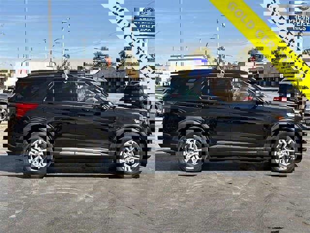 Certified 2023 Ford Explorer XLT w/ Equipment Group 202A image 2