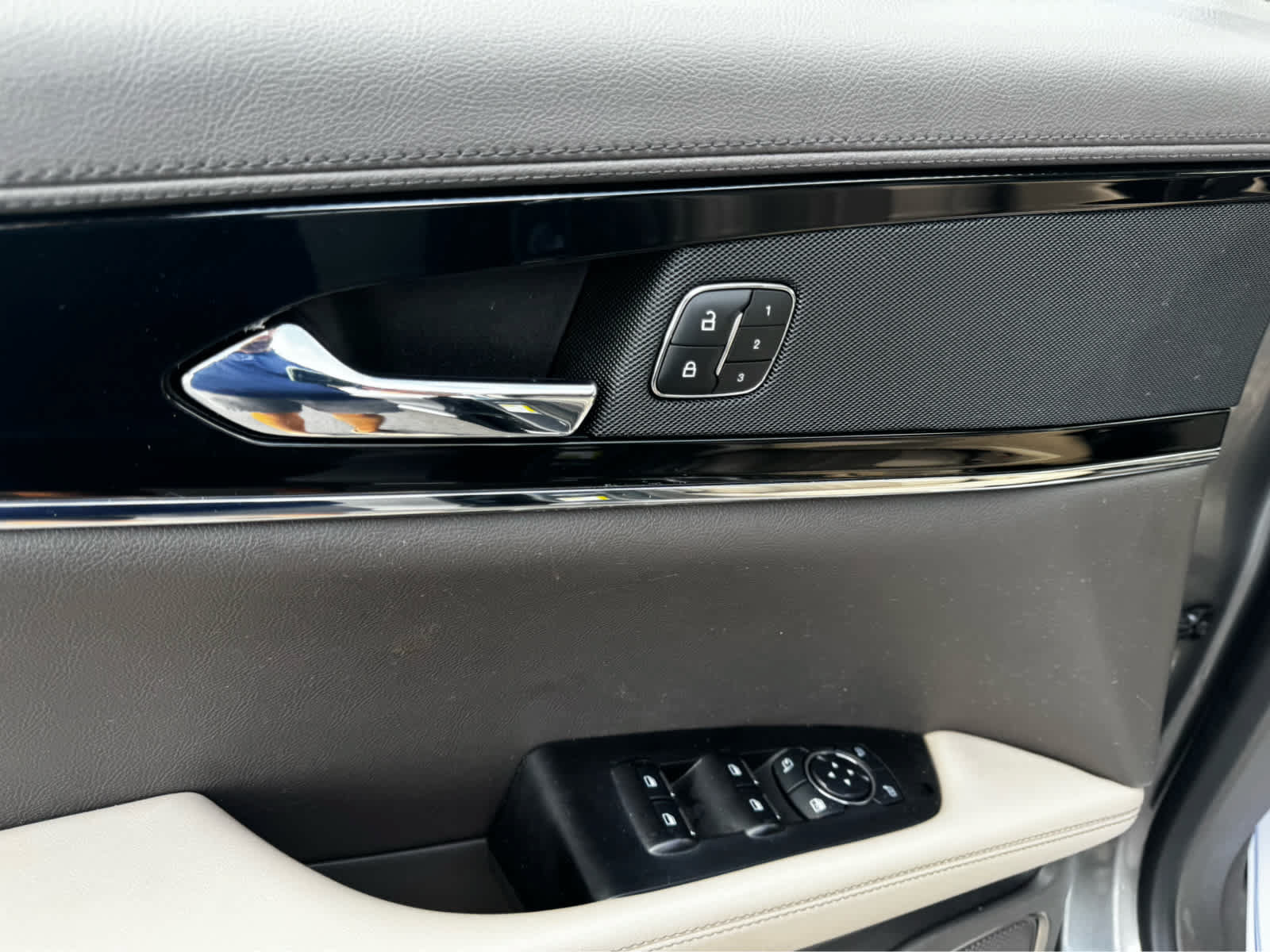 Used 2023 Lincoln Nautilus Reserve AWD/4WD image 19