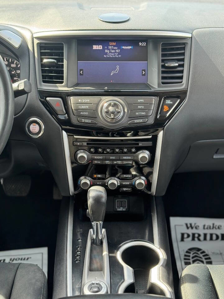 Used 2018 Nissan Pathfinder SV AWD/4WD image 14