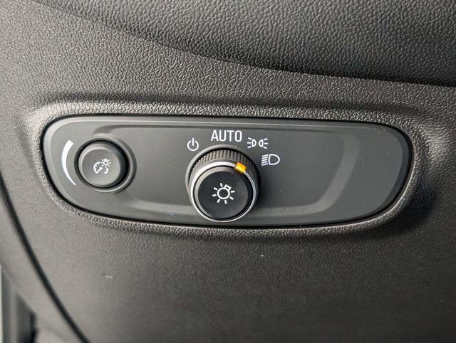 Used 2022 Chevrolet Equinox LS image 15