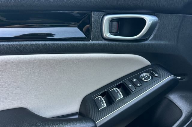 Used 2023 Honda Civic Touring image 12