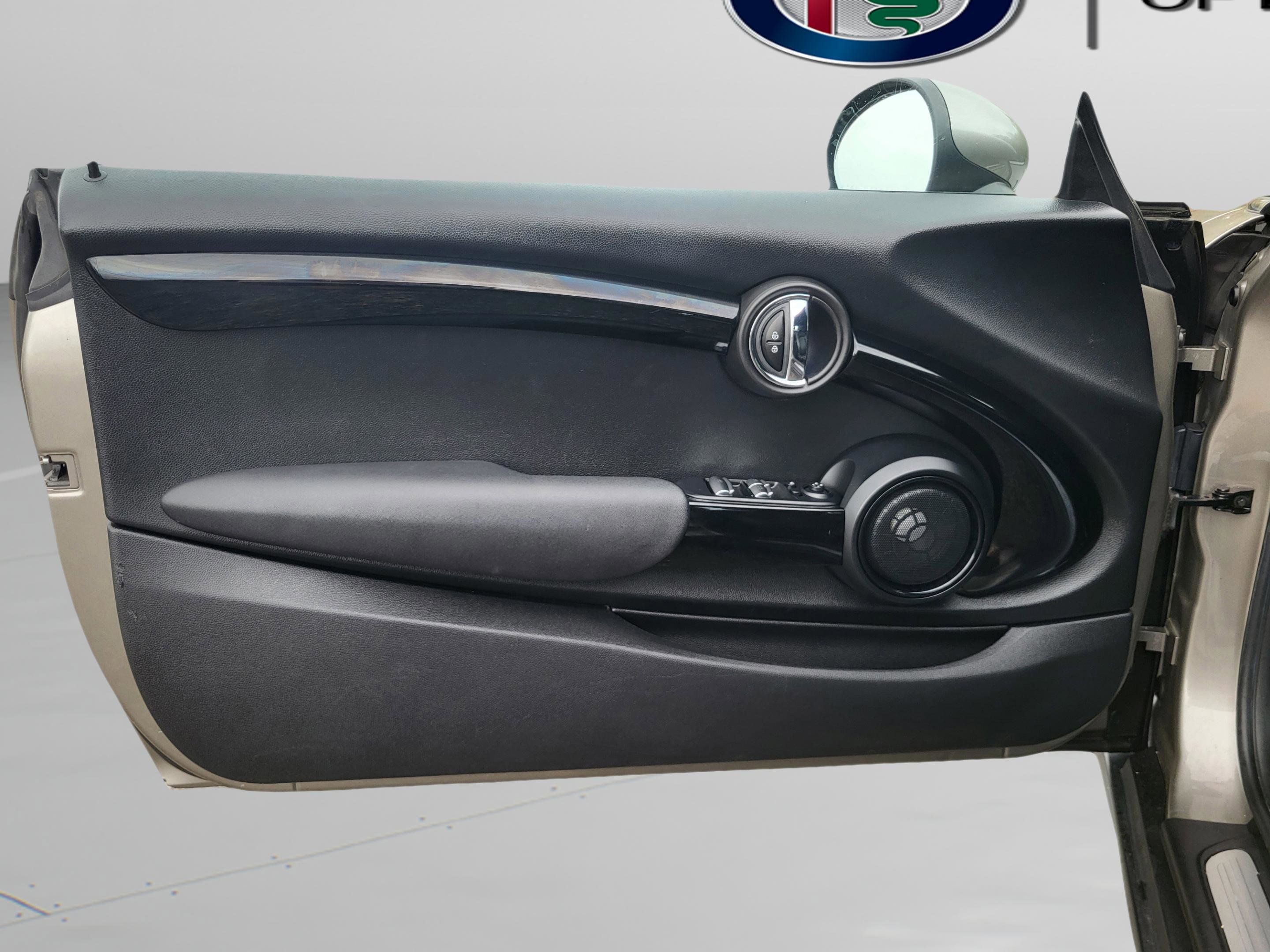 Used 2019 MINI Cooper Convertible w/ Premium Package image 29