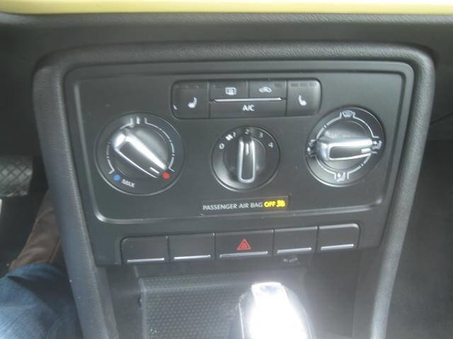 Used 2013 Volkswagen Beetle 2.5 image 18