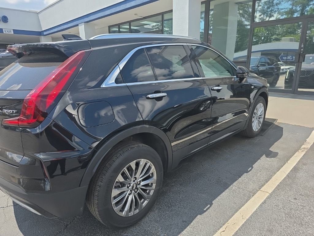 Used 2025 Cadillac XT4 Premium Luxury AWD/4WD image 3