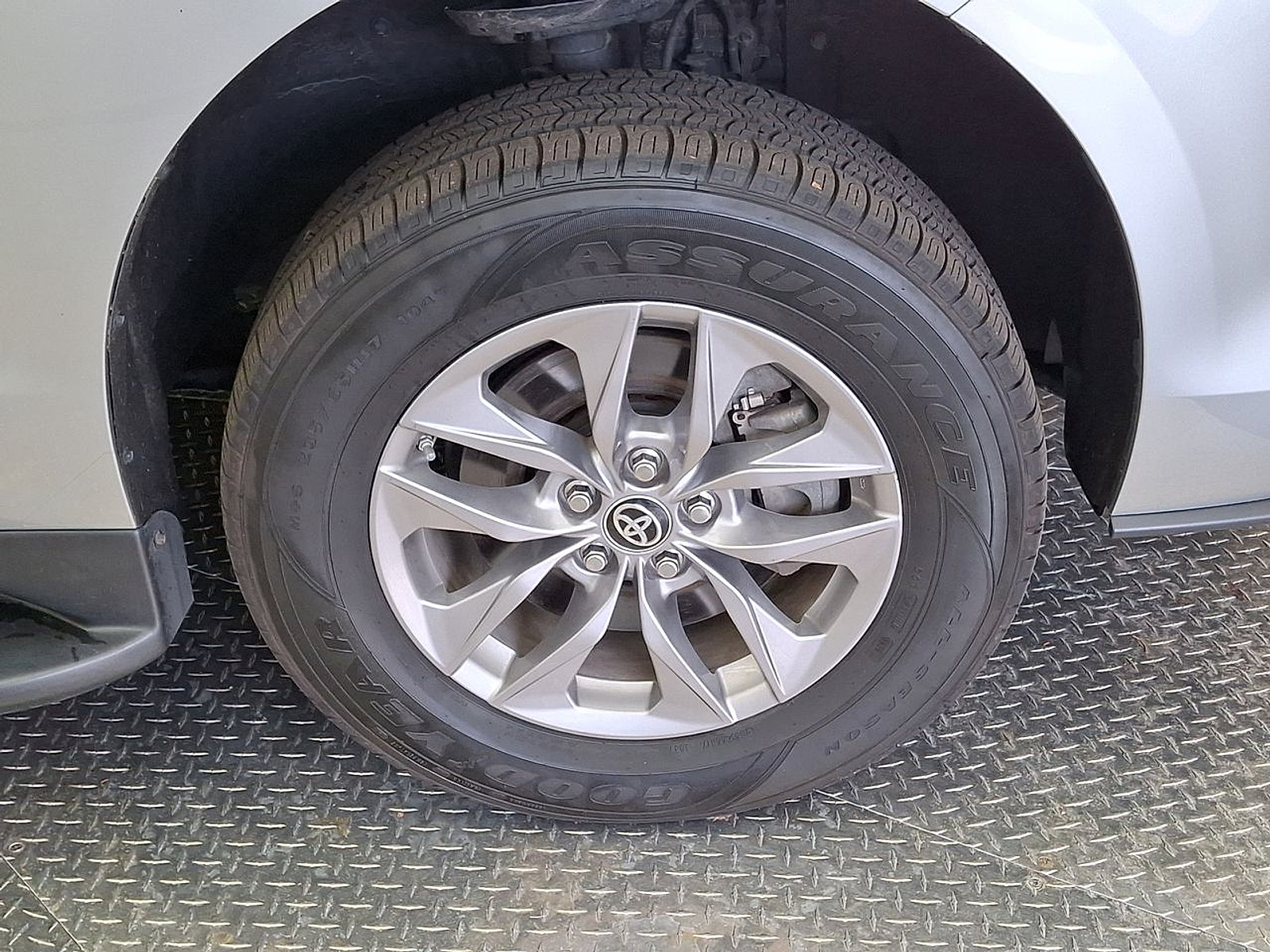 Used 2024 Toyota Sienna LE FWD image 30