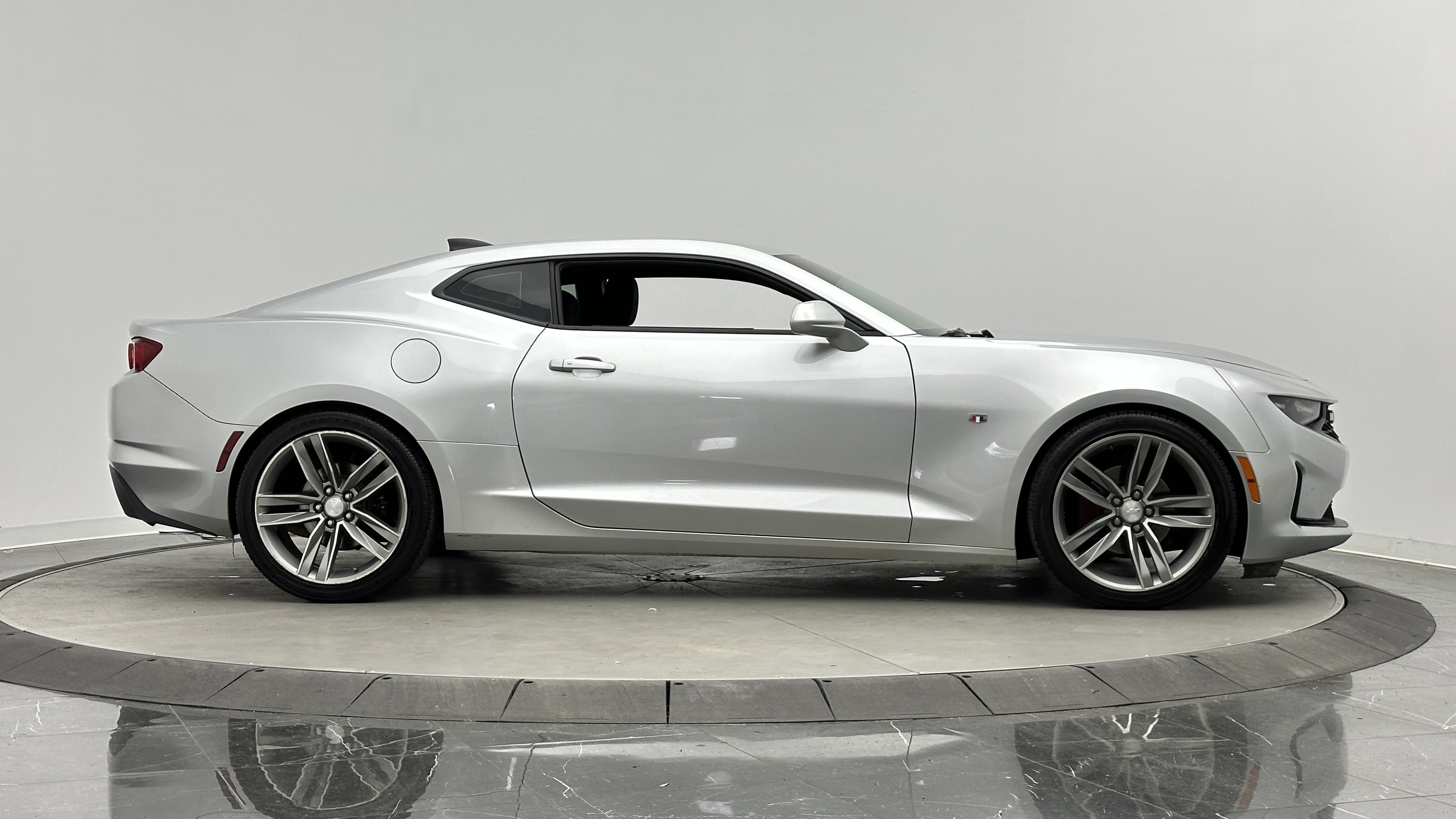 Used 2019 Chevrolet Camaro LS RWD image 8