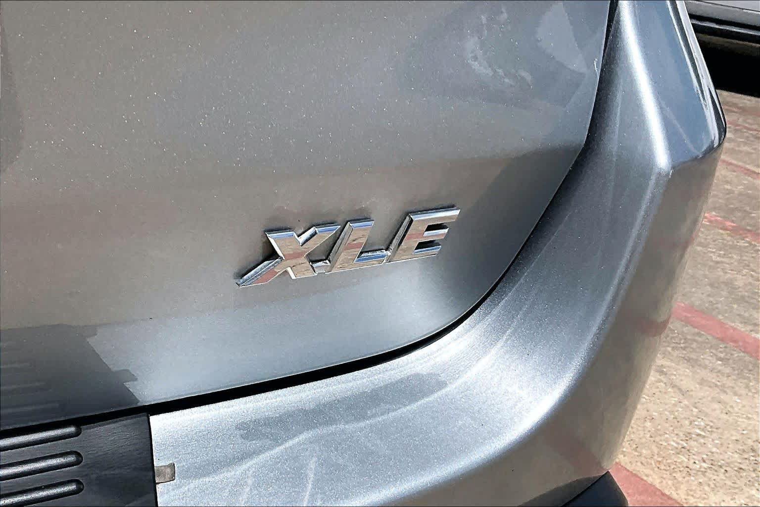 Used 2018 Toyota Highlander XLE FWD image 10