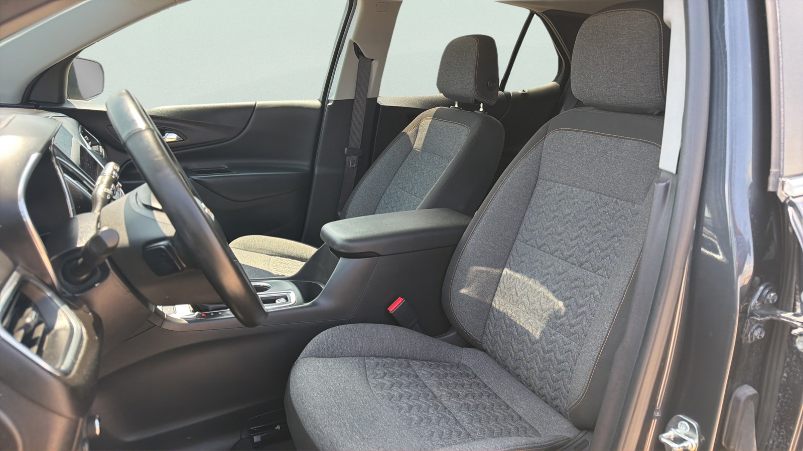 Used 2023 Chevrolet Equinox LT AWD/4WD image 9