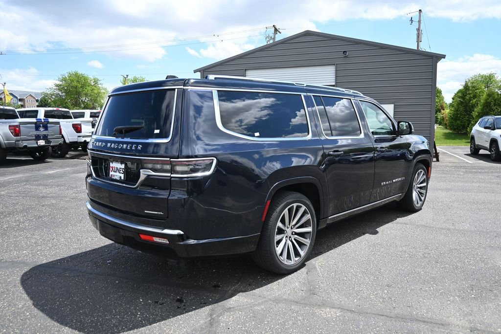 Used 2023 Jeep Grand Wagoneer L Series II AWD/4WD image 9