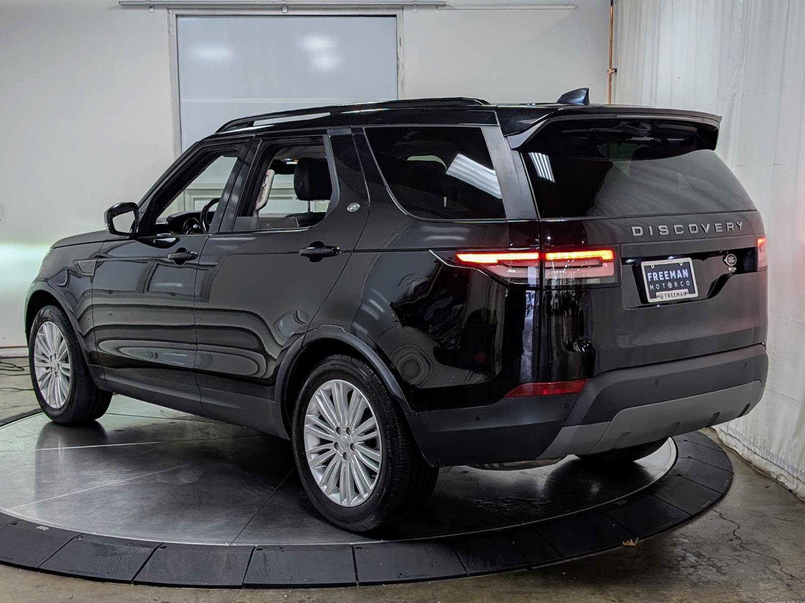 Used 2019 Land Rover Discovery SE AWD/4WD image 7