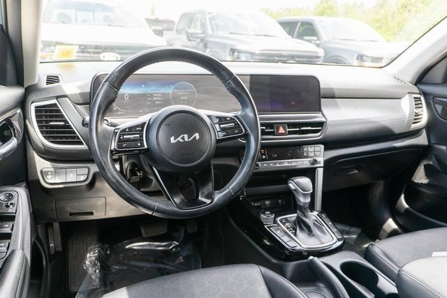 Used 2024 Kia Seltos EX AWD/4WD image 13