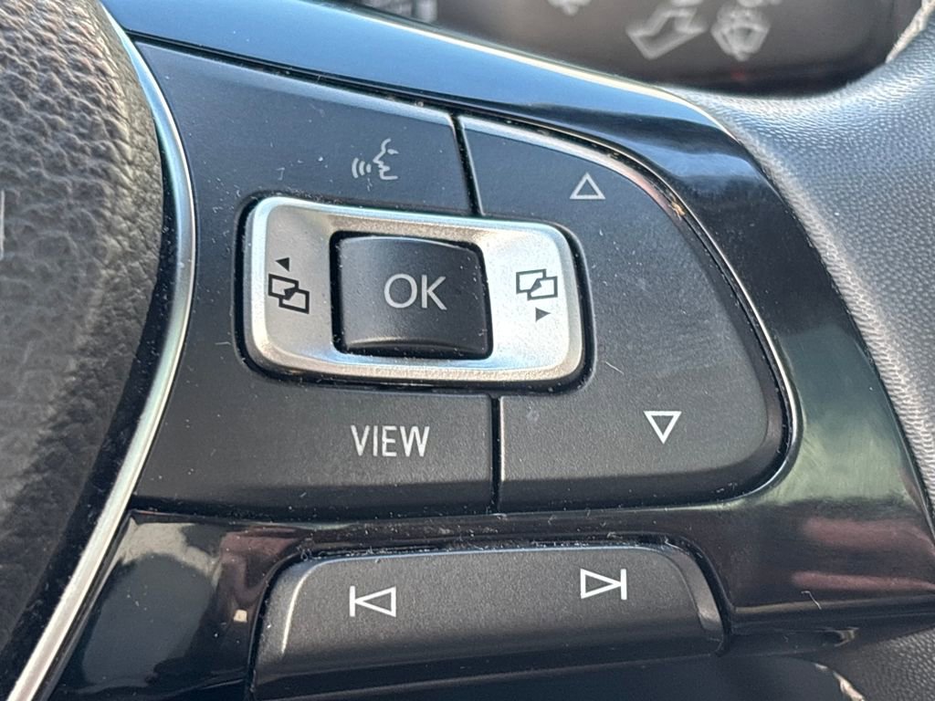 Used 2021 Volkswagen Tiguan SE w/ Panoramic Sunroof Package image 20