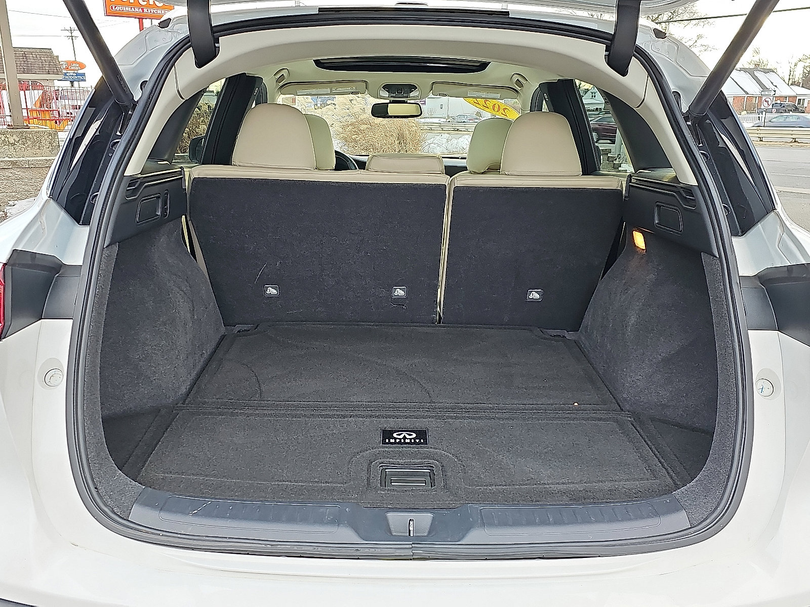 Used 2022 INFINITI QX50 Luxe w/ Cargo Package image 31