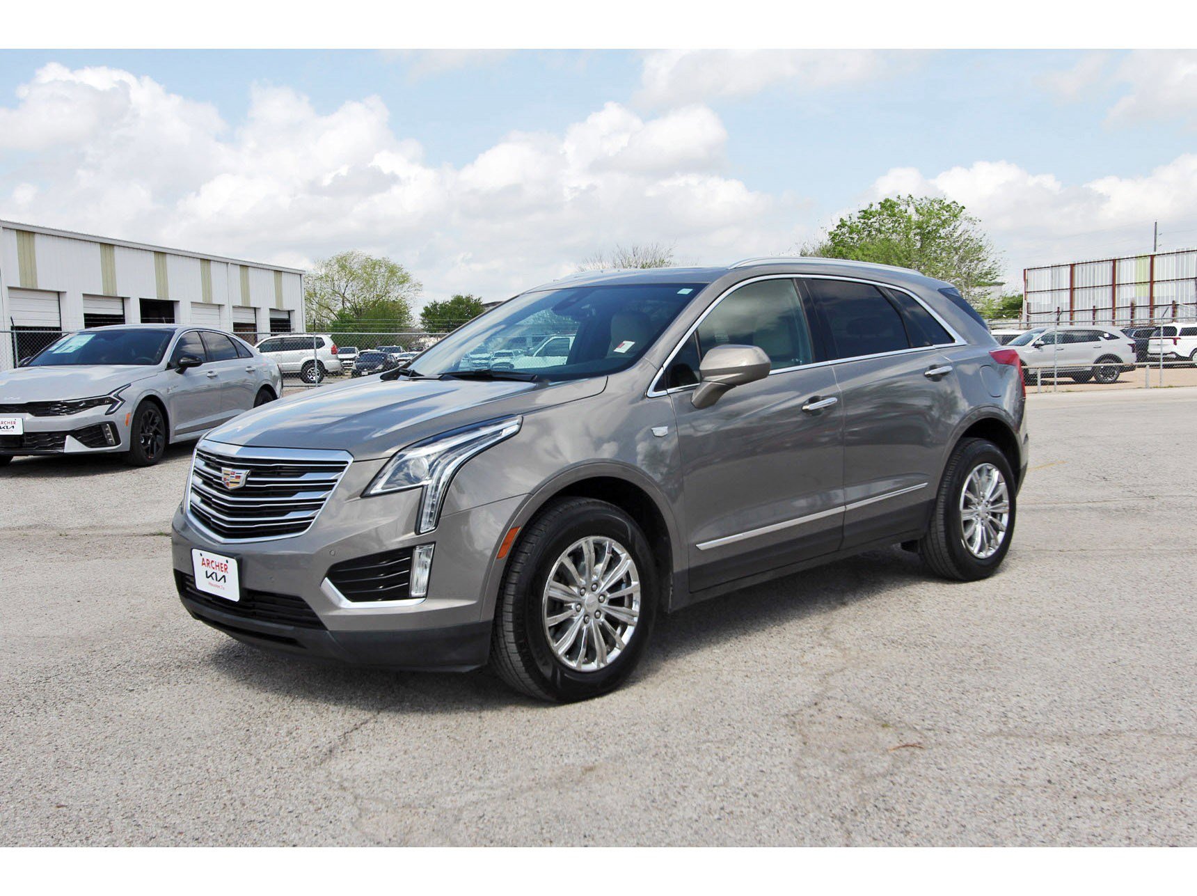 Used 2017 Cadillac XT5 Luxury w/ Driver Awareness Package image 3