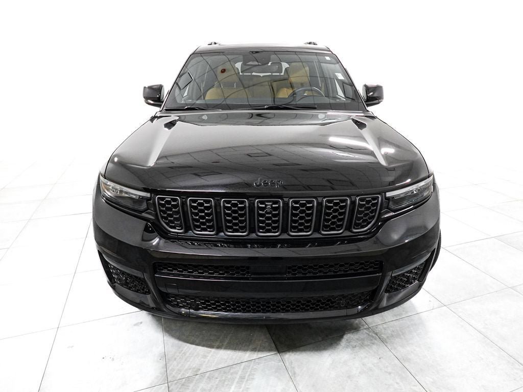 Used 2024 Jeep Grand Cherokee L Summit AWD/4WD image 3