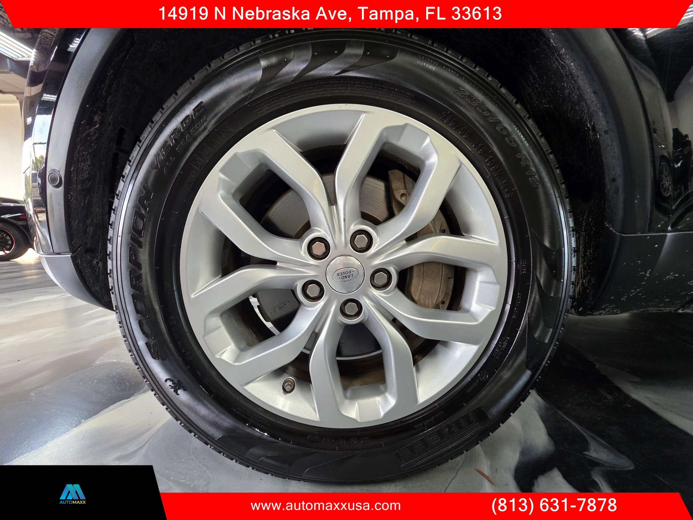 Used 2019 Land Rover Discovery SE AWD/4WD image 28