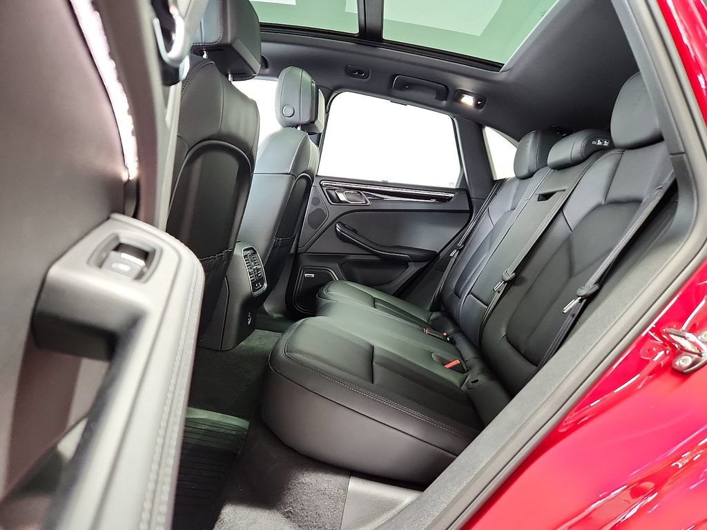 New 2026 Porsche Macan Turbo AWD/4WD image 11
