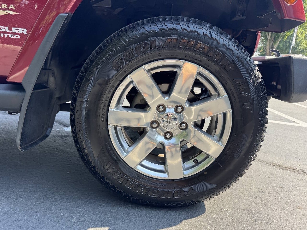 Used 2013 Jeep Wrangler Unlimited Sahara w/ Connectivity Group AWD/4WD image 21