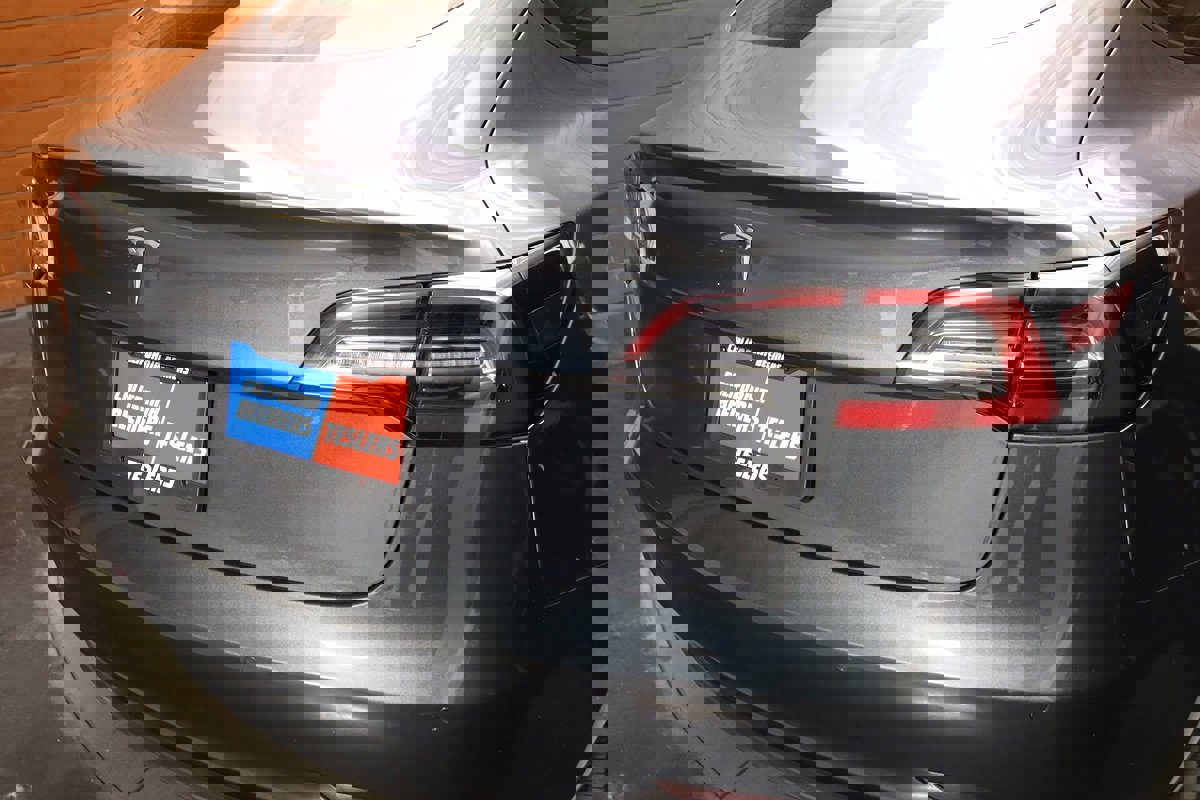 Used 2023 Tesla Model 3 Standard Range image 20