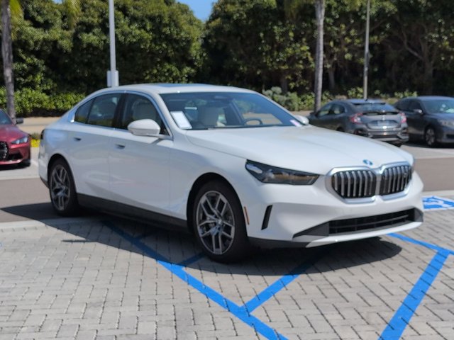 New 2026 BMW i5 eDrive40 w/ Premium Package image 6