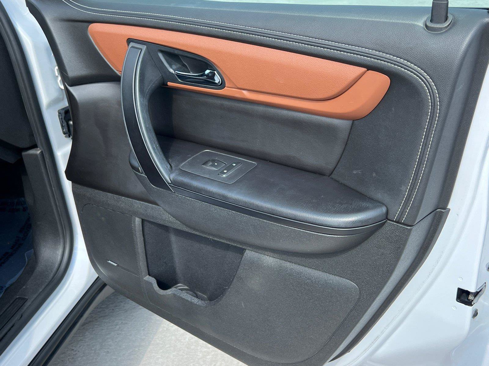 Used 2016 Chevrolet Traverse LT FWD image 14