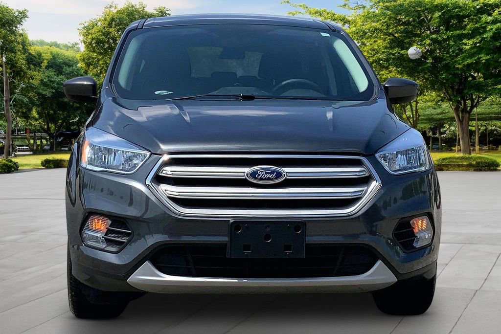 Used 2019 Ford Escape SE image 2